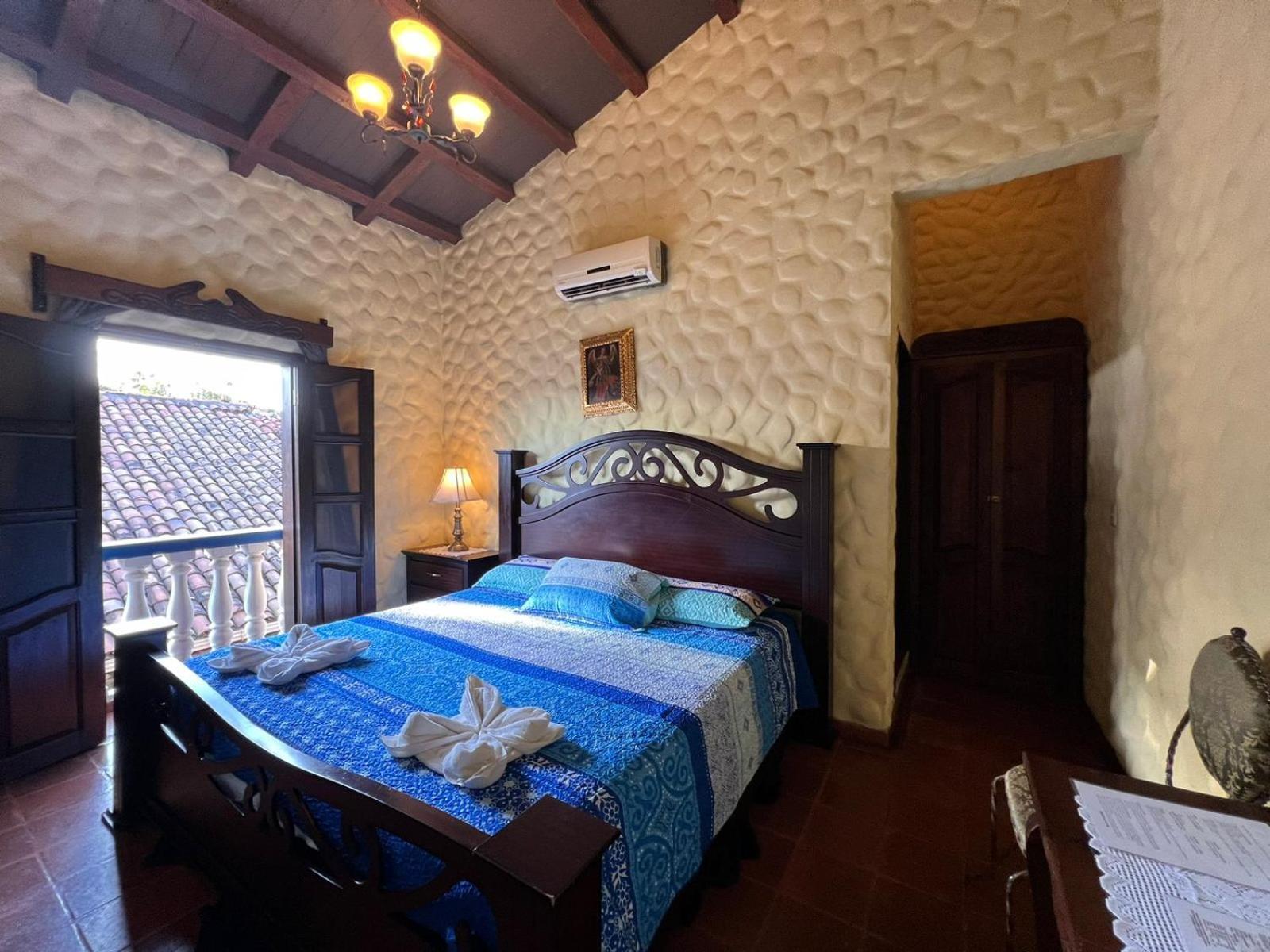 Hotel Caxa Real Комаягуа Екстер'єр фото