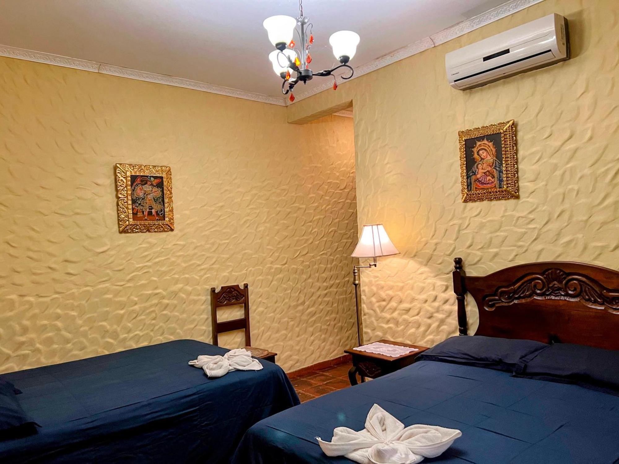 Hotel Caxa Real Комаягуа Екстер'єр фото