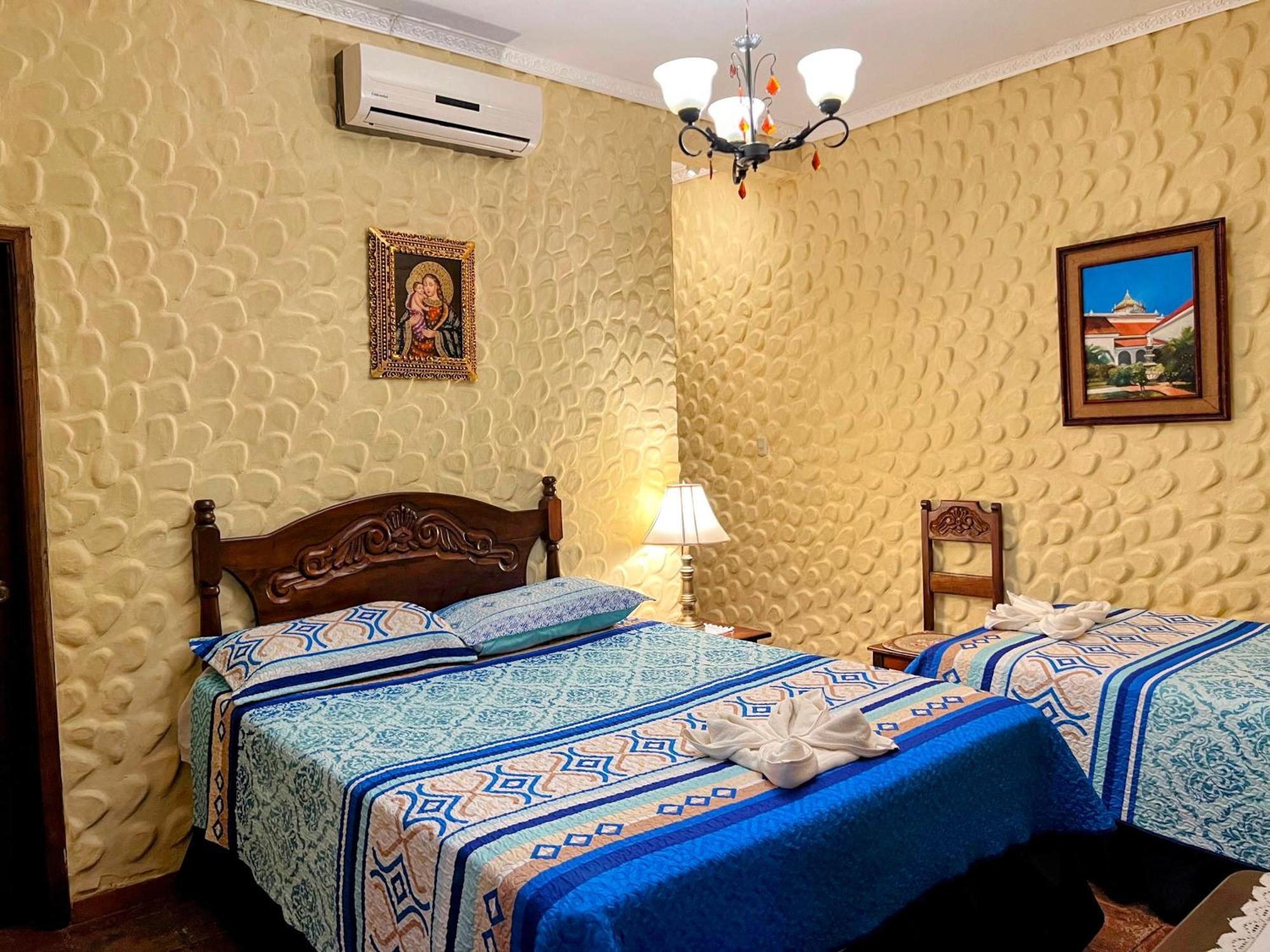 Hotel Caxa Real Комаягуа Екстер'єр фото
